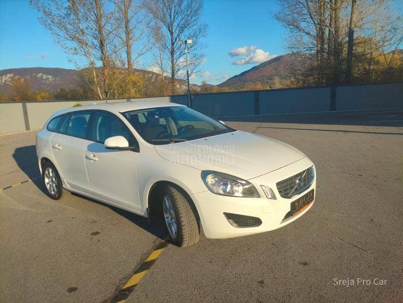 Volvo V60 120.k.m garant