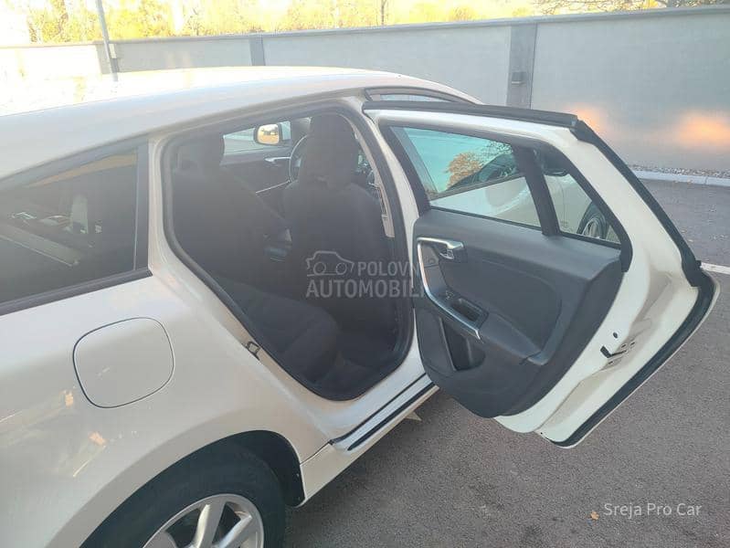 Volvo V60 120.k.m garant