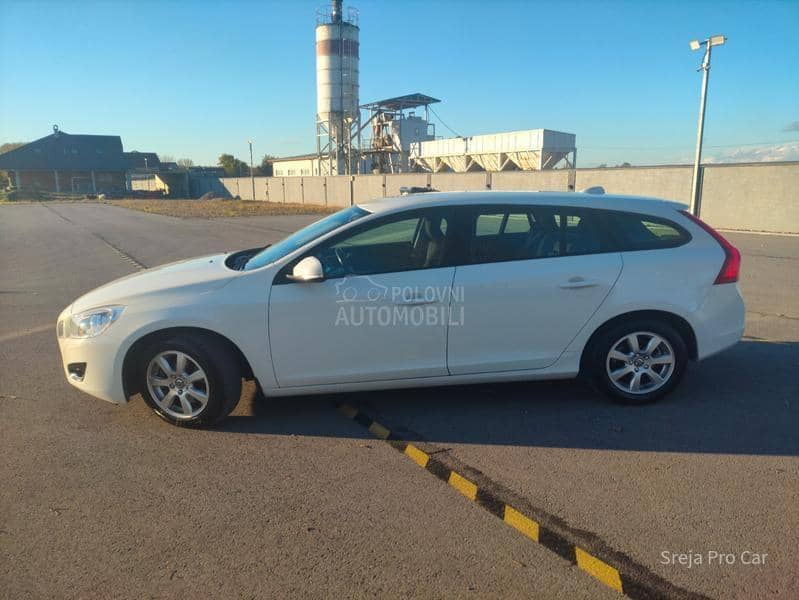 Volvo V60 120.k.m garant