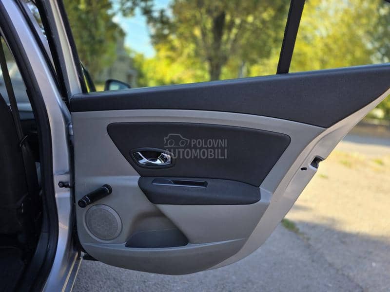 Renault Fluence 1.6 16v.