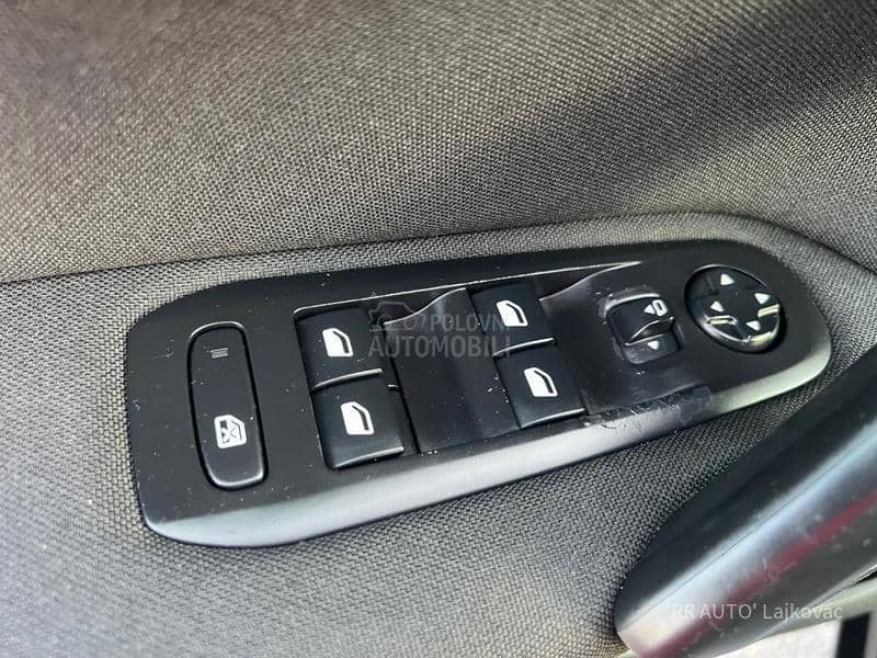 Peugeot 308 1.6HDI ALLURE