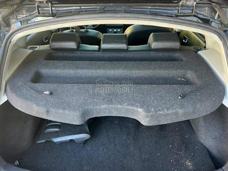 Nissan Qashqai I 2.0dCi 2011. god. -  kompletan auto u delovima