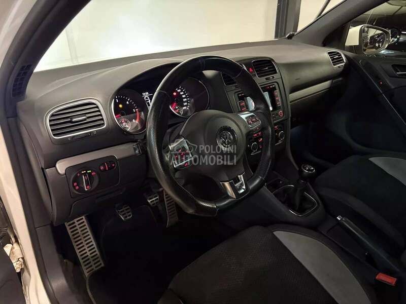 Volkswagen Golf 6 R LINE/LED/2.0TDI