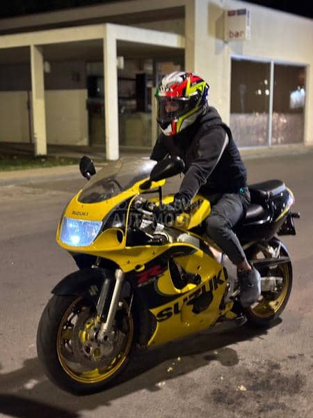 Suzuki GSXR 600 Srad
