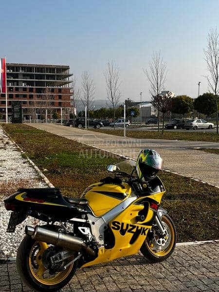 Suzuki GSXR 600 Srad