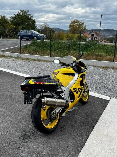 Suzuki GSXR 600 Srad