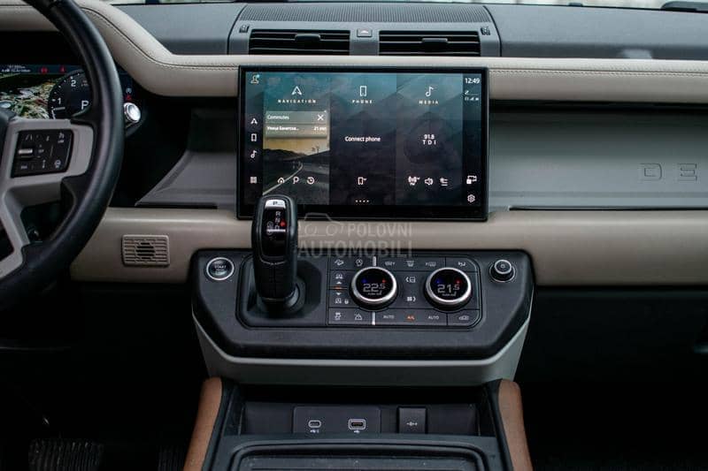 Land Rover Defender HSE 30D 300 Hybrid