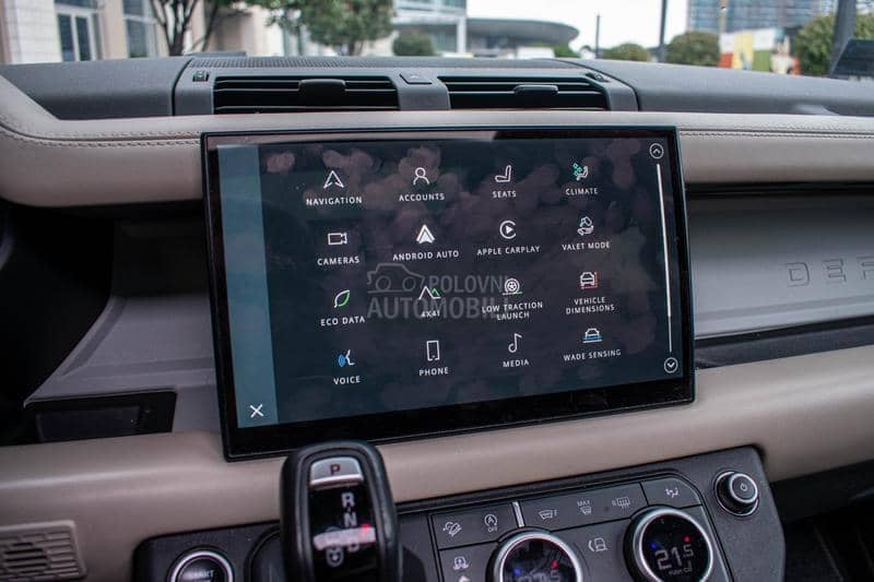 Land Rover Defender HSE 30D 300 Hybrid