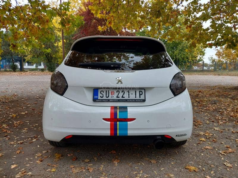 Peugeot 208 1.6