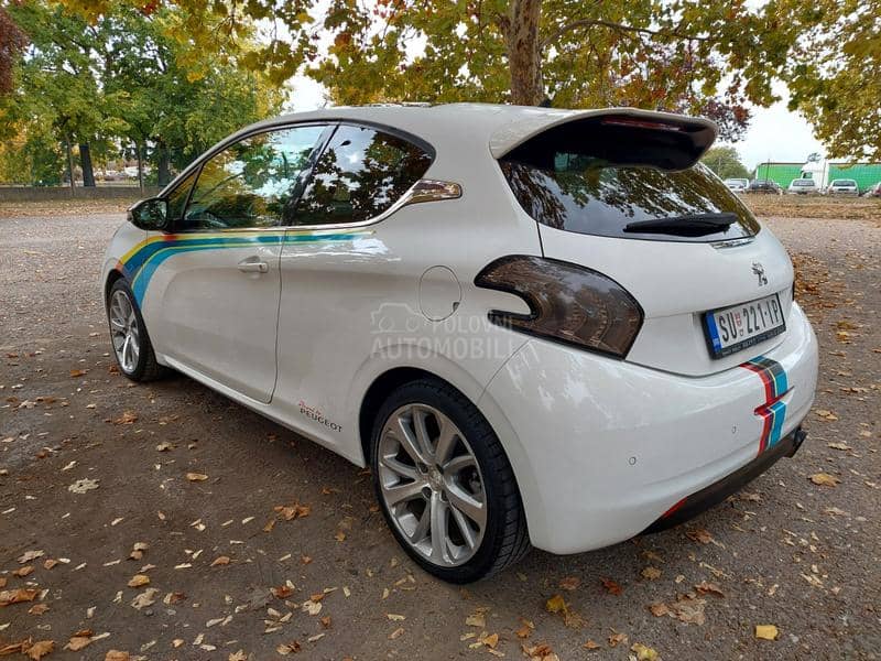 Peugeot 208 1.6