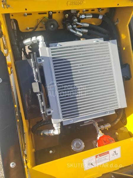 Cartiwell CW 460 Skid Loader