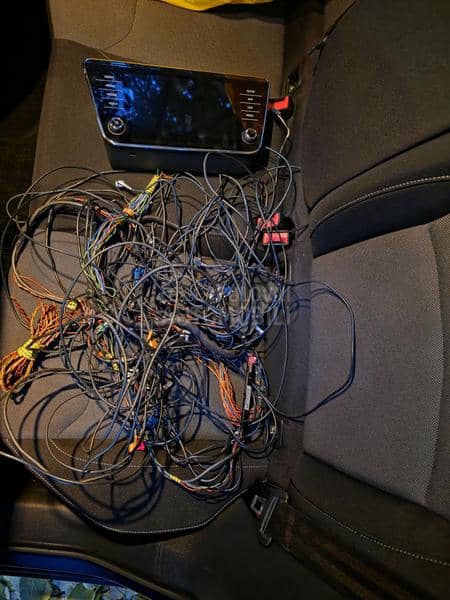 Multimedia za Skodu Superb