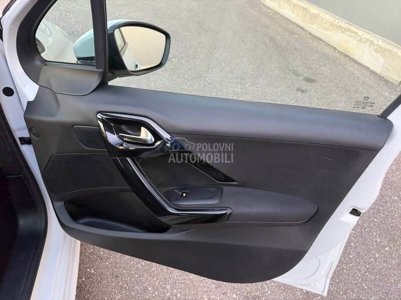 Peugeot 208 1.2 T.O.P C.H