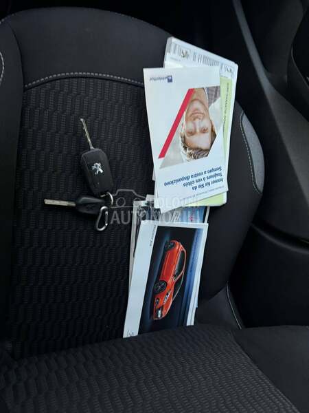 Peugeot 208 1.2 T.O.P C.H