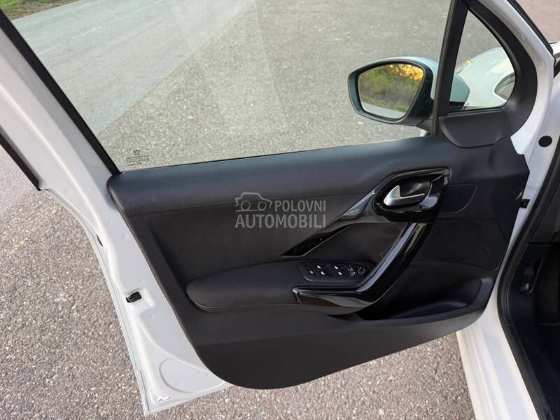 Peugeot 208 1.2 T.O.P C.H