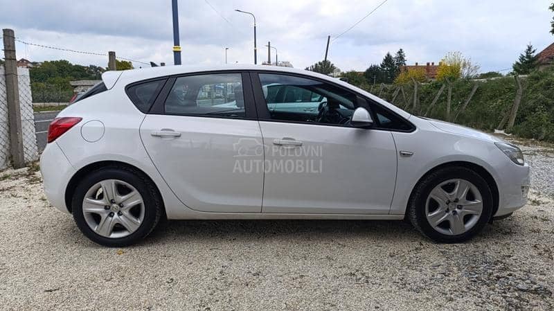 Opel Astra J 1.7CDTI ENJOY