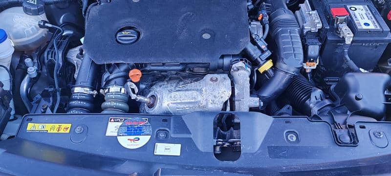 Peugeot 2008 1.5  HDI  ALURE