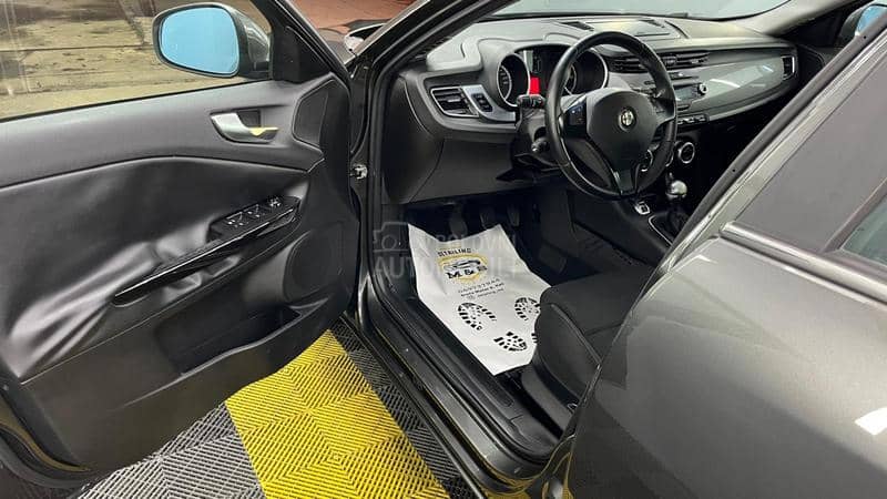 Alfa Romeo Giulietta 