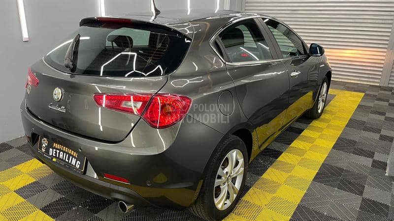 Alfa Romeo Giulietta 