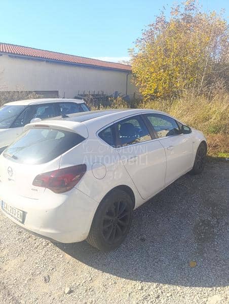 Opel Astra J 