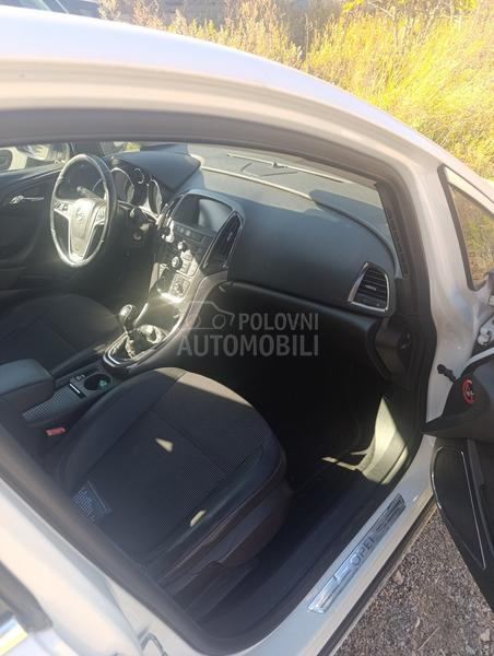 Opel Astra J 
