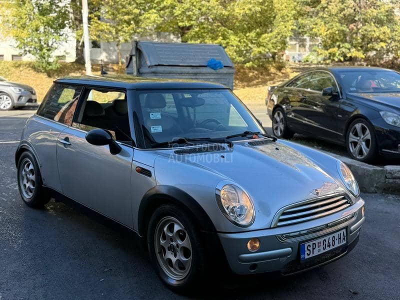 MINI Cooper 1.6