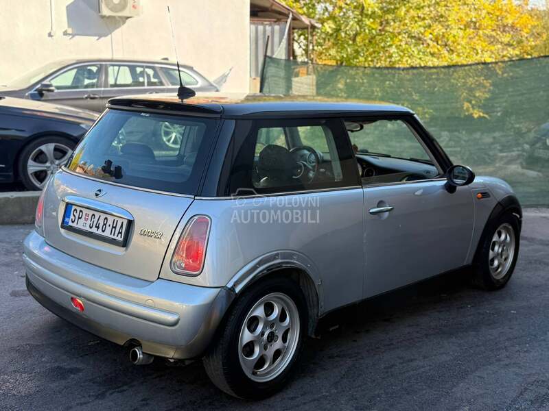 MINI Cooper 1.6