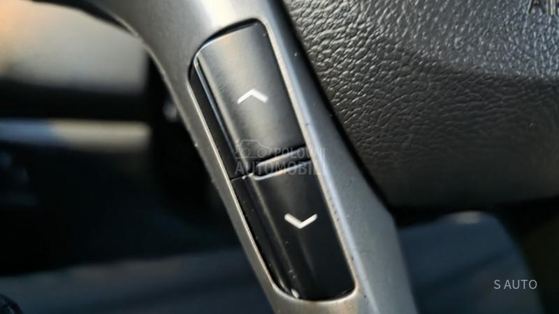 Hyundai i20 URAĐEN VELlKl SERVlS