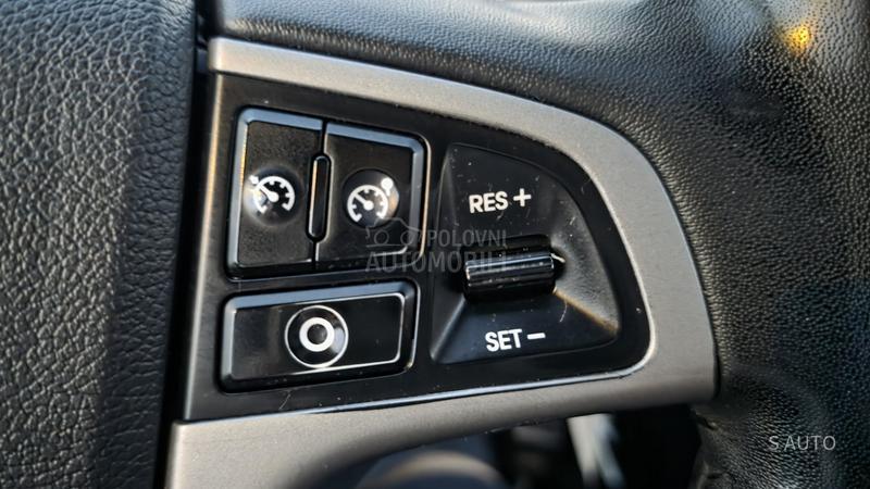 Hyundai i20 URAĐEN VELlKl SERVlS