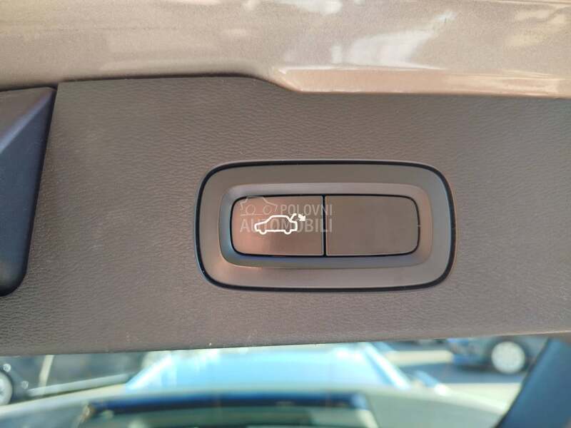 Volvo V60 2.0 D3 MOMENTUM A/T