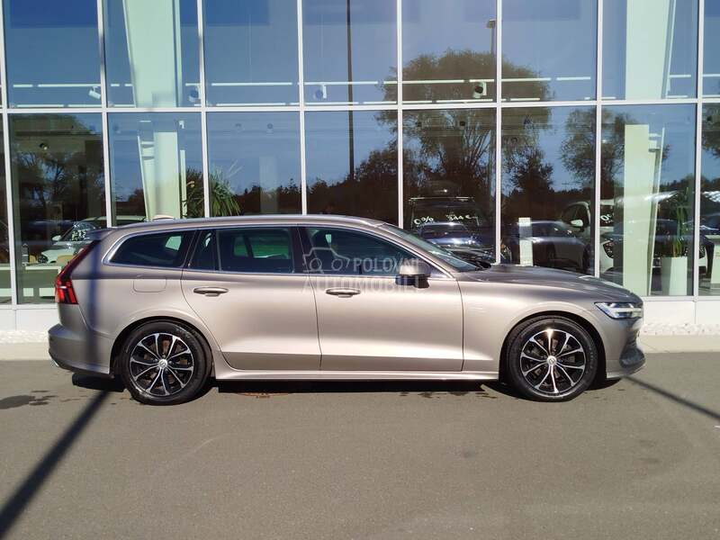 Volvo V60 2.0 D3 MOMENTUM A/T