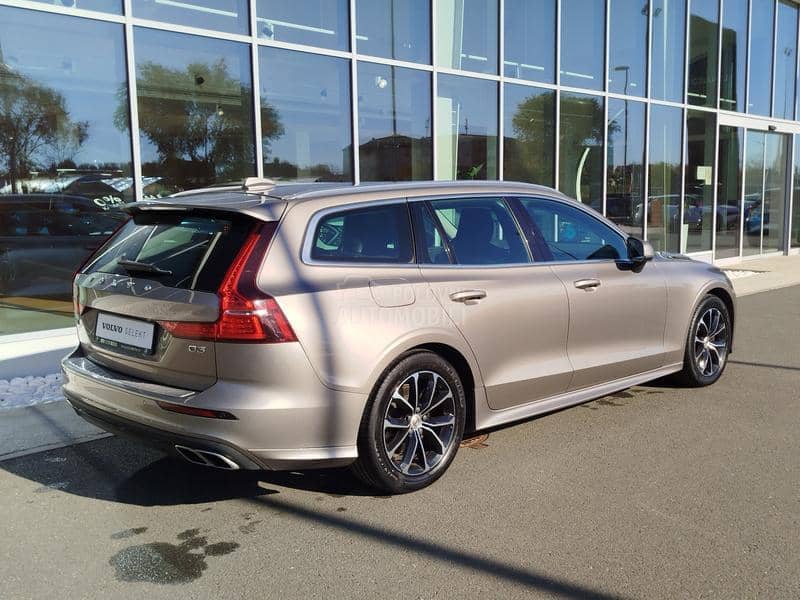 Volvo V60 2.0 D3 MOMENTUM A/T