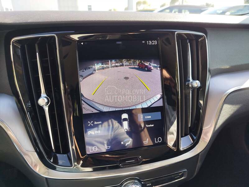 Volvo V60 2.0 D3 MOMENTUM A/T