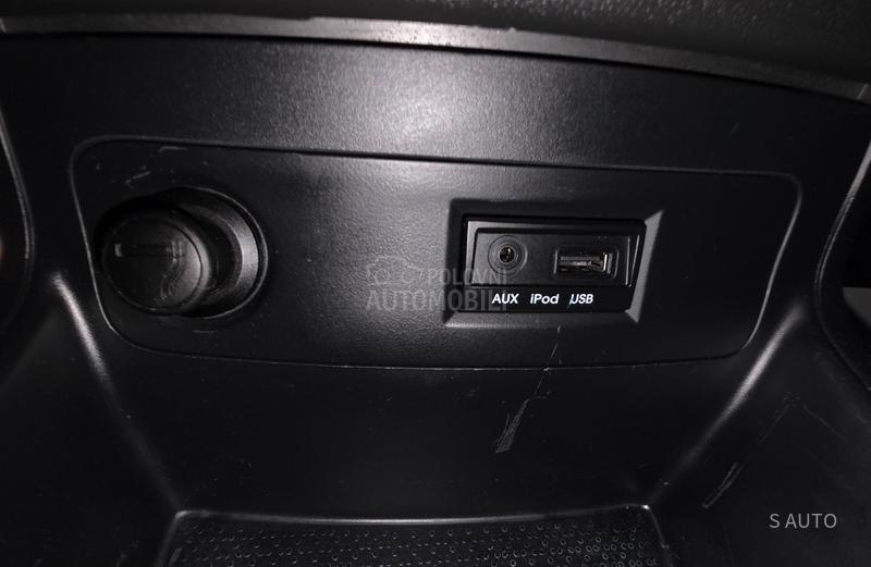 Hyundai i20 URAĐEN VELlKl SERVlS