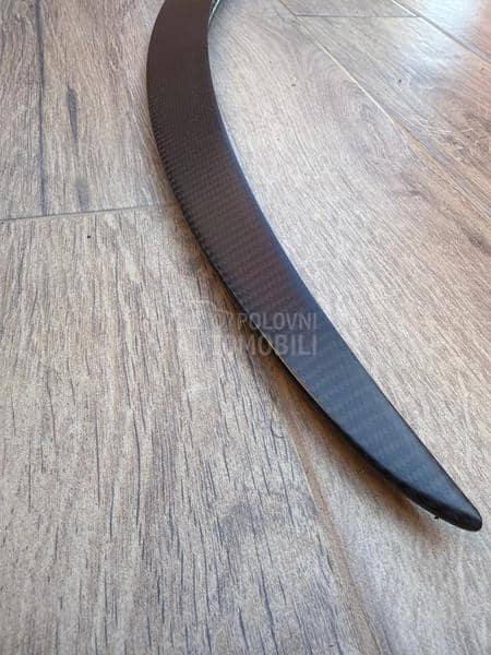 Spojler karbon za model Y