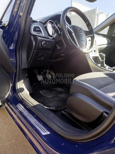 Opel Astra J 