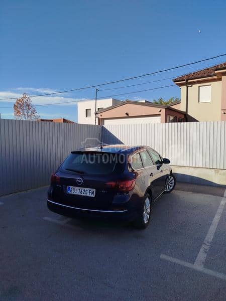 Opel Astra J 