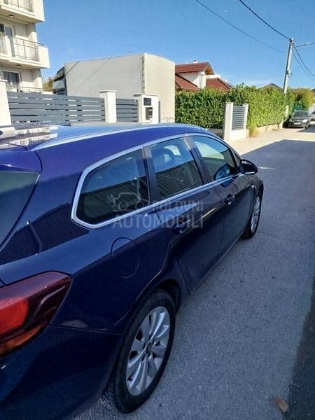Opel Astra J 