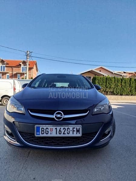 Opel Astra J 