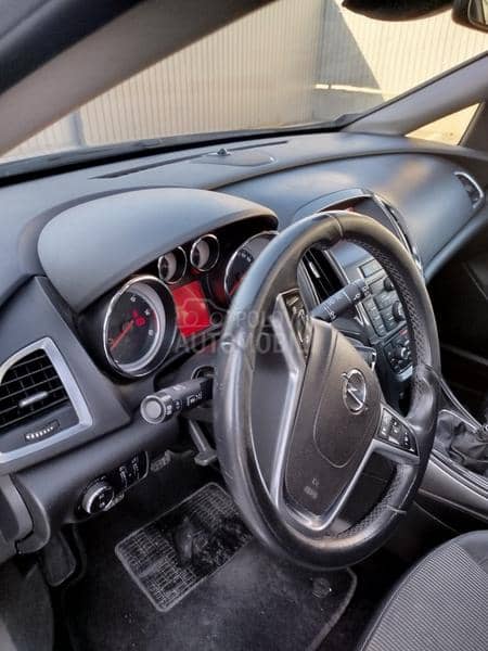 Opel Astra J 