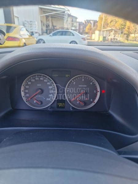 Volvo V50 