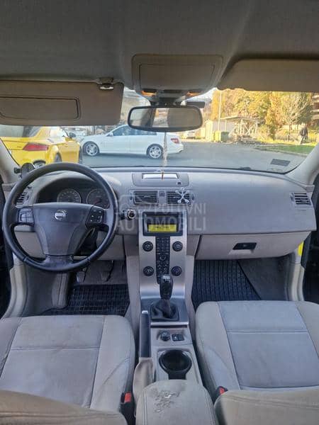Volvo V50 