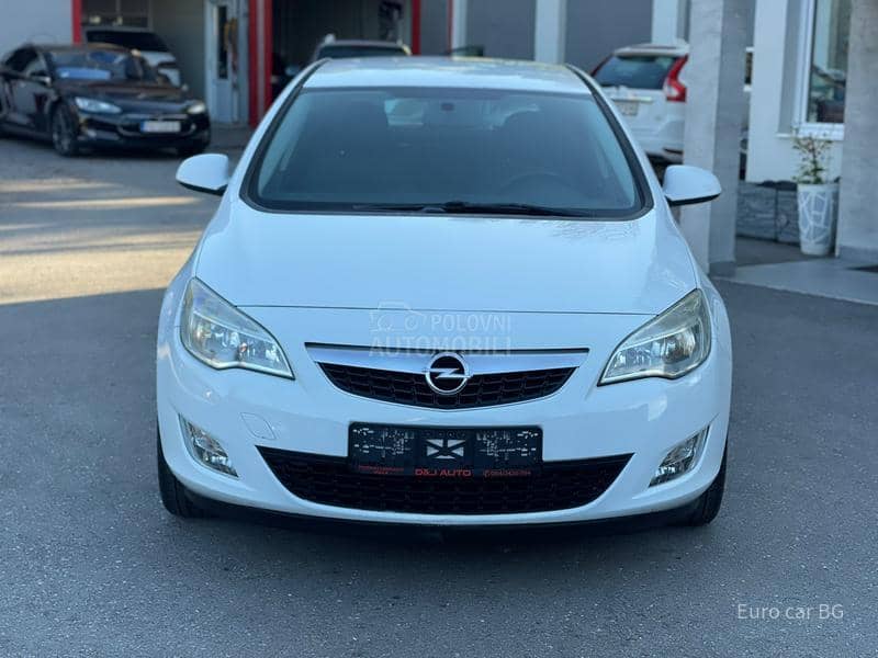 Opel Astra J 