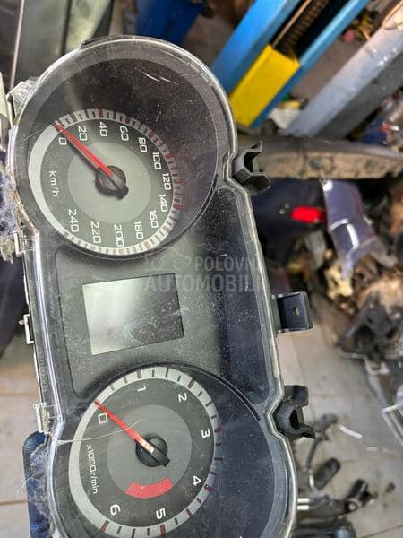 Delovi za Mitsubishi Outlander 2.0D 2007. god.