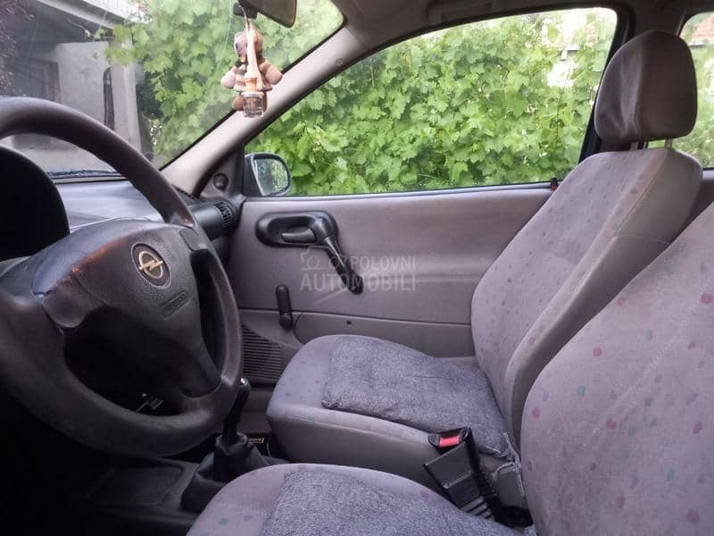 Opel Corsa B 1.0