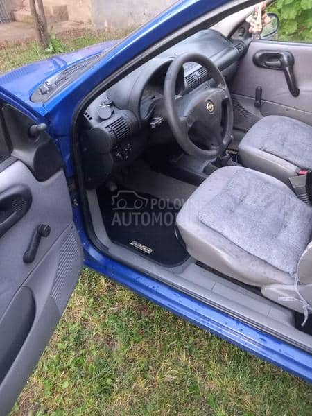 Opel Corsa B 1.0