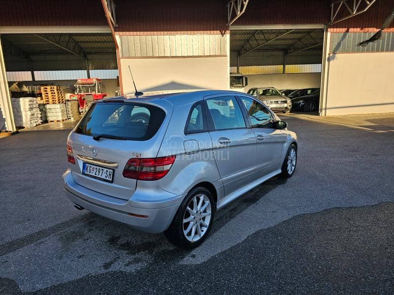 Mercedes Benz B 200 