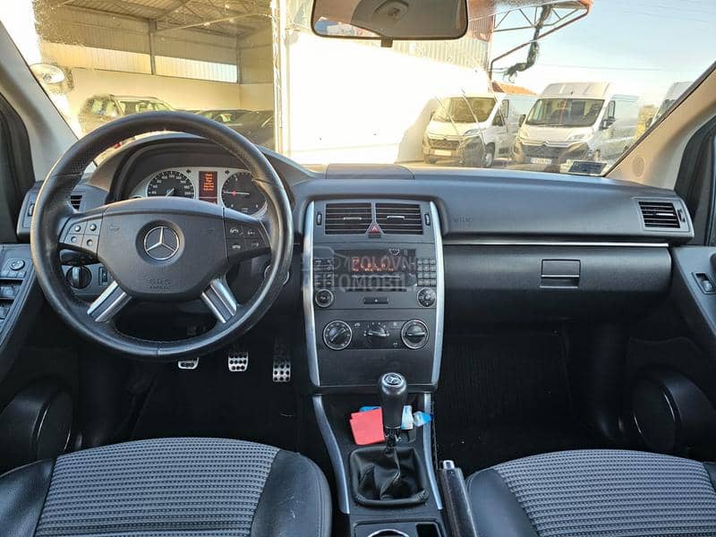 Mercedes Benz B 200 
