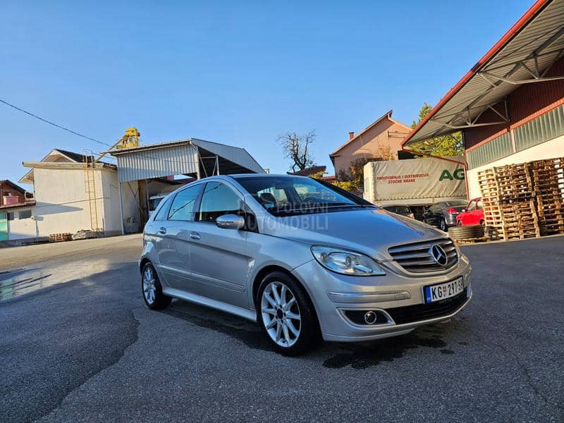 Mercedes Benz B 200 
