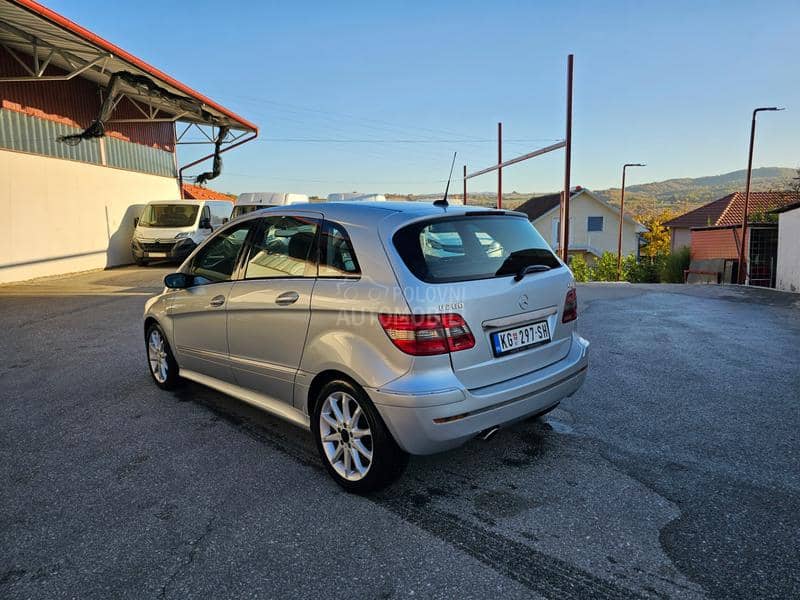 Mercedes Benz B 200 